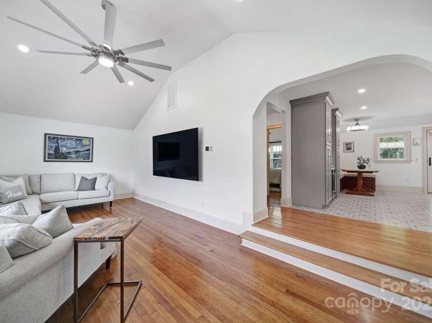 1841 Mecklenburg Avenue, Charlotte, NC 28205.  MLS# CAR4239048, YatesRealty ID 5084. Living room