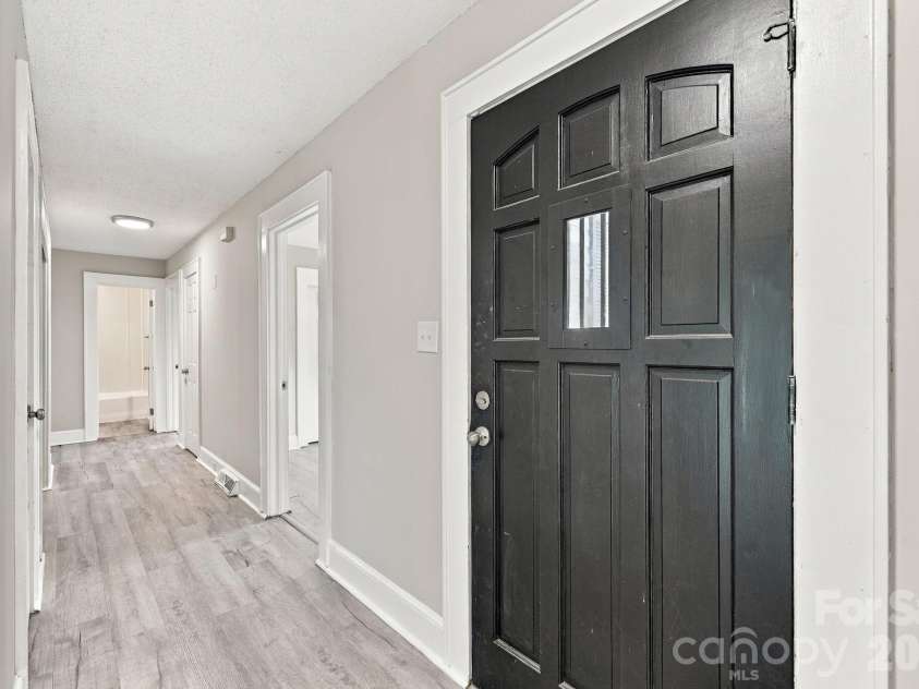 909 Rhode Island Avenue, Kannapolis, NC 28083.  MLS# CAR4424673, YatesRealty ID 50842. 