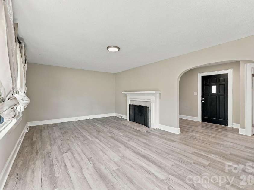 909 Rhode Island Avenue, Kannapolis, NC 28083.  MLS# CAR4424673, YatesRealty ID 50842. 