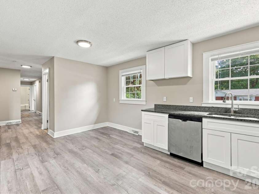 909 Rhode Island Avenue, Kannapolis, NC 28083.  MLS# CAR4424673, YatesRealty ID 50842. 