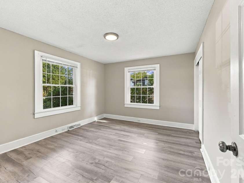 909 Rhode Island Avenue, Kannapolis, NC 28083.  MLS# CAR4424673, YatesRealty ID 50842. 