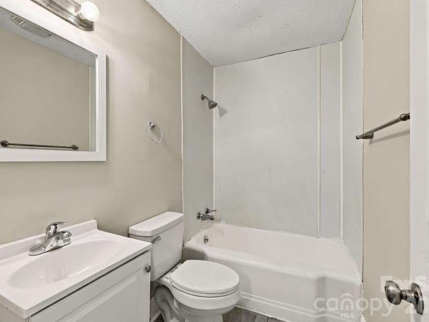 909 Rhode Island Avenue, Kannapolis, NC 28083.  MLS# CAR4424673, YatesRealty ID 50842. 