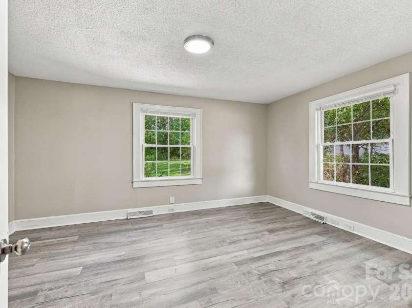 909 Rhode Island Avenue, Kannapolis, NC 28083.  MLS# CAR4424673, YatesRealty ID 50842. 