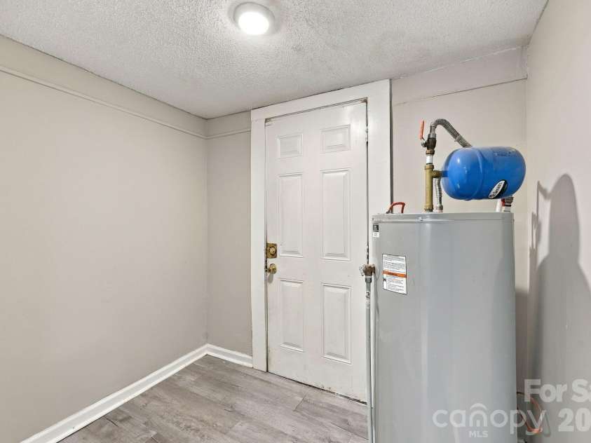 909 Rhode Island Avenue, Kannapolis, NC 28083.  MLS# CAR4424673, YatesRealty ID 50842. 