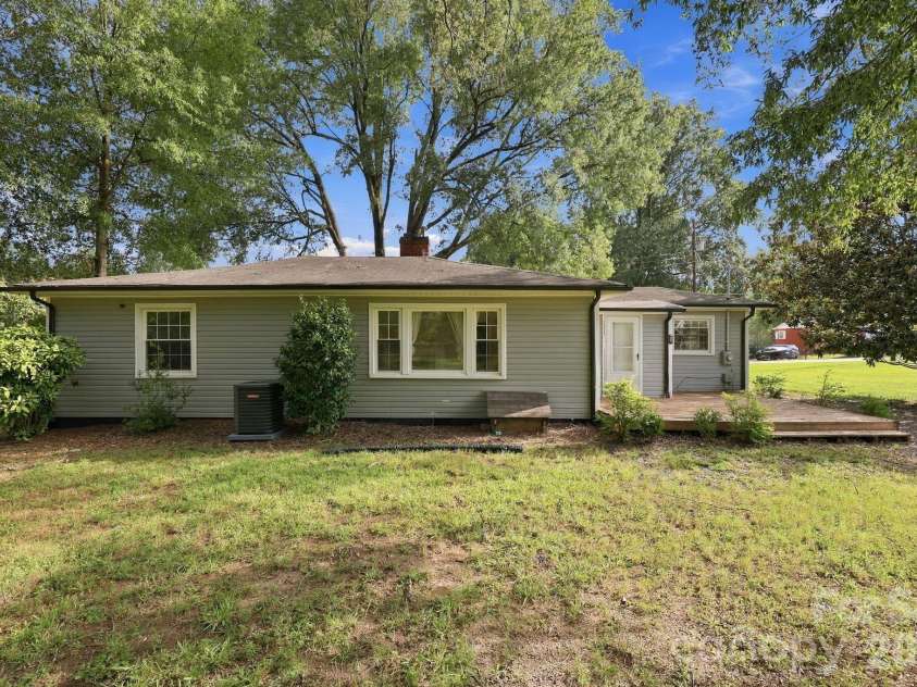 909 Rhode Island Avenue, Kannapolis, NC 28083.  MLS# CAR4424673, YatesRealty ID 50842. 