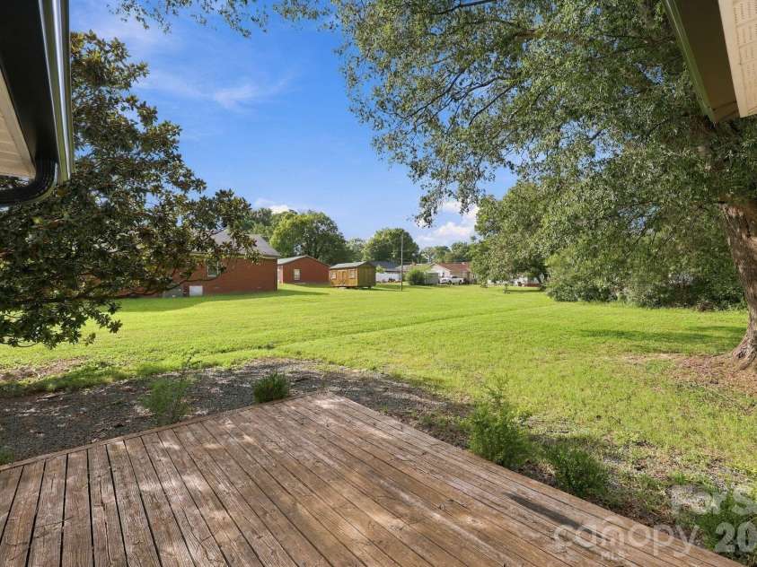 909 Rhode Island Avenue, Kannapolis, NC 28083.  MLS# CAR4424673, YatesRealty ID 50842. 