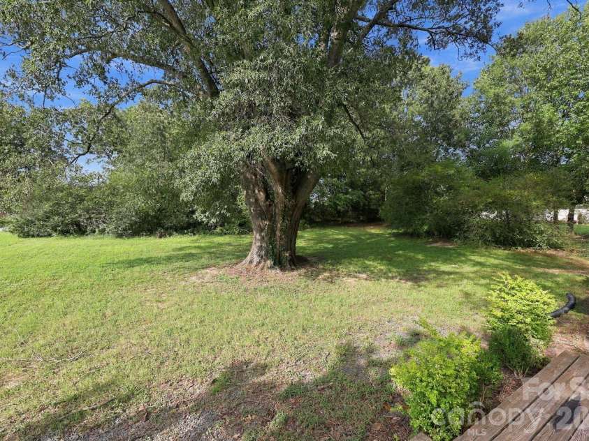 909 Rhode Island Avenue, Kannapolis, NC 28083.  MLS# CAR4424673, YatesRealty ID 50842. 