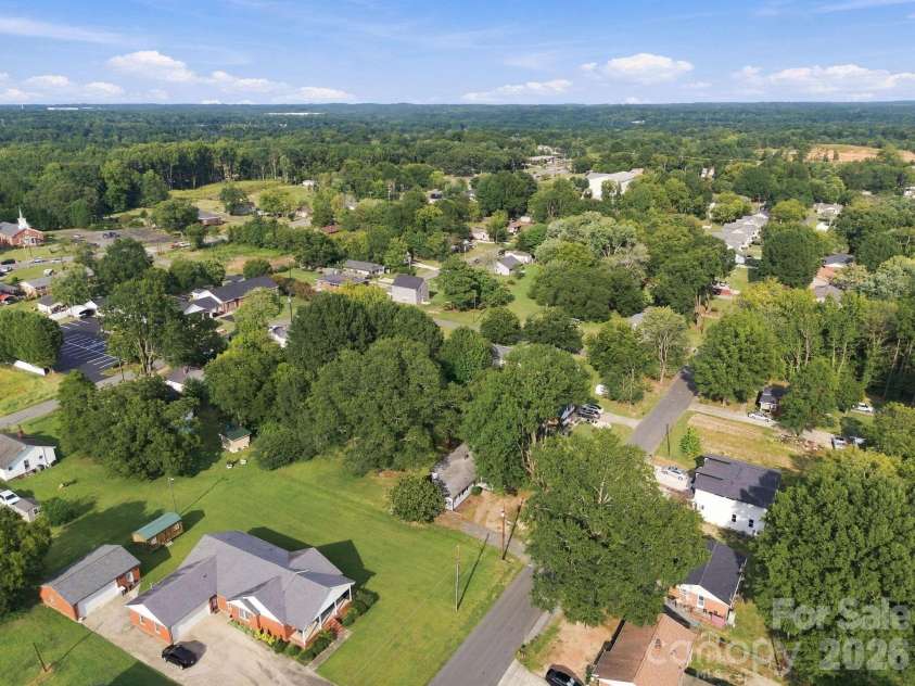 909 Rhode Island Avenue, Kannapolis, NC 28083.  MLS# CAR4424673, YatesRealty ID 50842. 