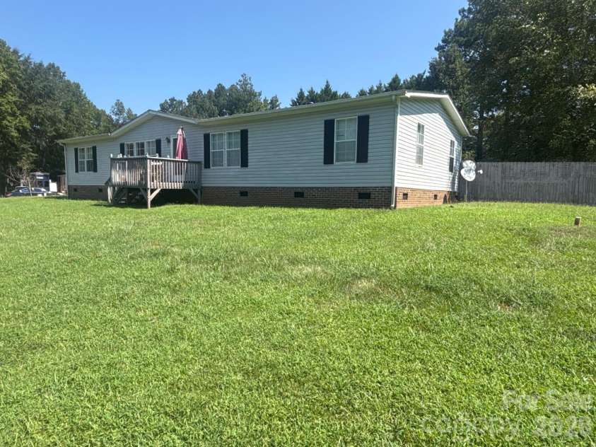 901 Grace Drive, Stanley, NC 28164.  MLS# CAR4424679, YatesRealty ID 50847. 