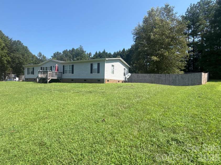 901 Grace Drive, Stanley, NC 28164.  MLS# CAR4424679, YatesRealty ID 50847. 
