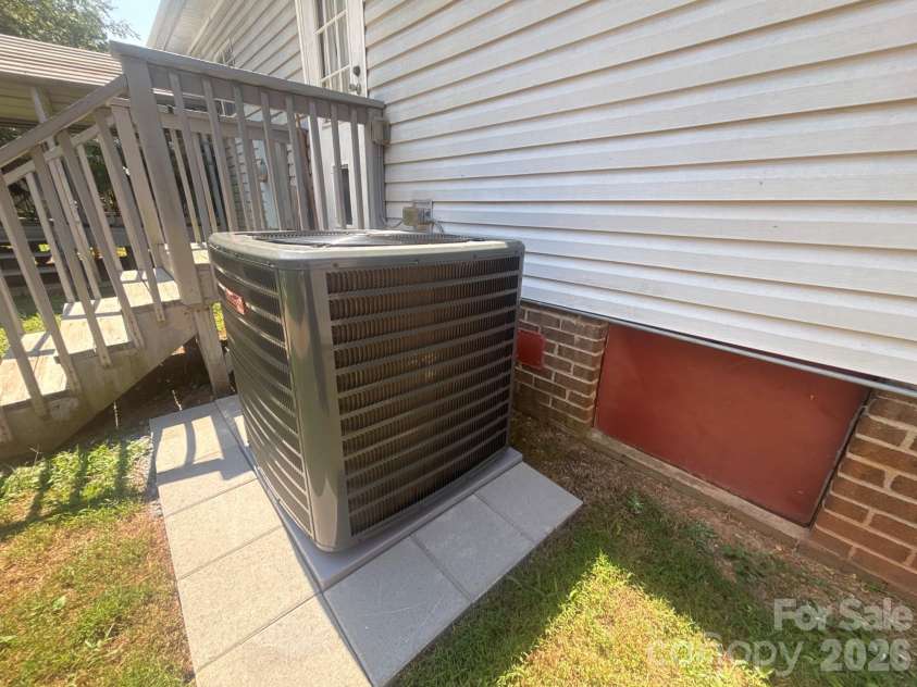 901 Grace Drive, Stanley, NC 28164.  MLS# CAR4424679, YatesRealty ID 50847. 
