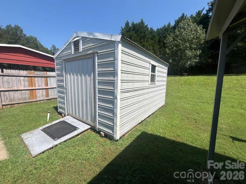 901 Grace Drive, Stanley, NC 28164.  MLS# CAR4424679, YatesRealty ID 50847. 