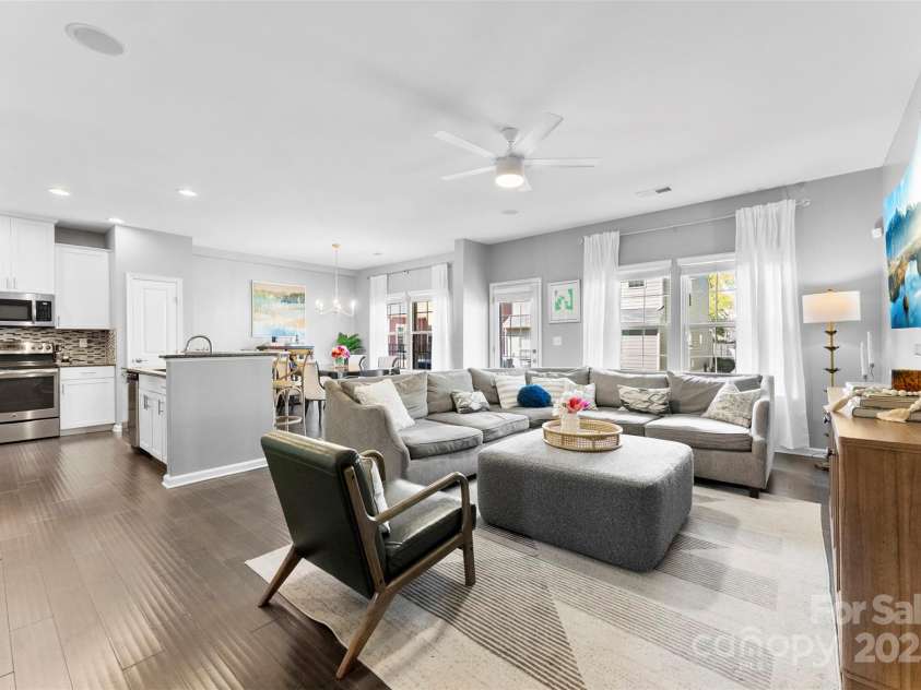 2446 Alyssa Lane, Charlotte, NC 28208.  MLS# CAR4238464, YatesRealty ID 5085. 