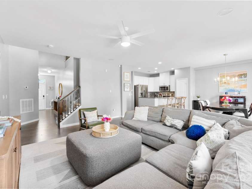 2446 Alyssa Lane, Charlotte, NC 28208.  MLS# CAR4238464, YatesRealty ID 5085. 