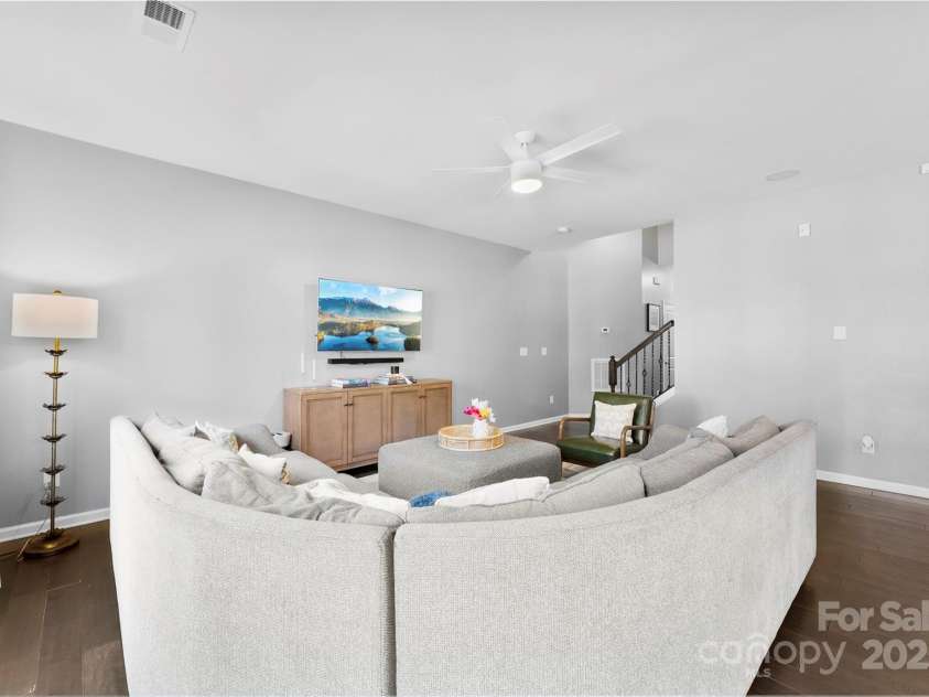 2446 Alyssa Lane, Charlotte, NC 28208.  MLS# CAR4238464, YatesRealty ID 5085. 
