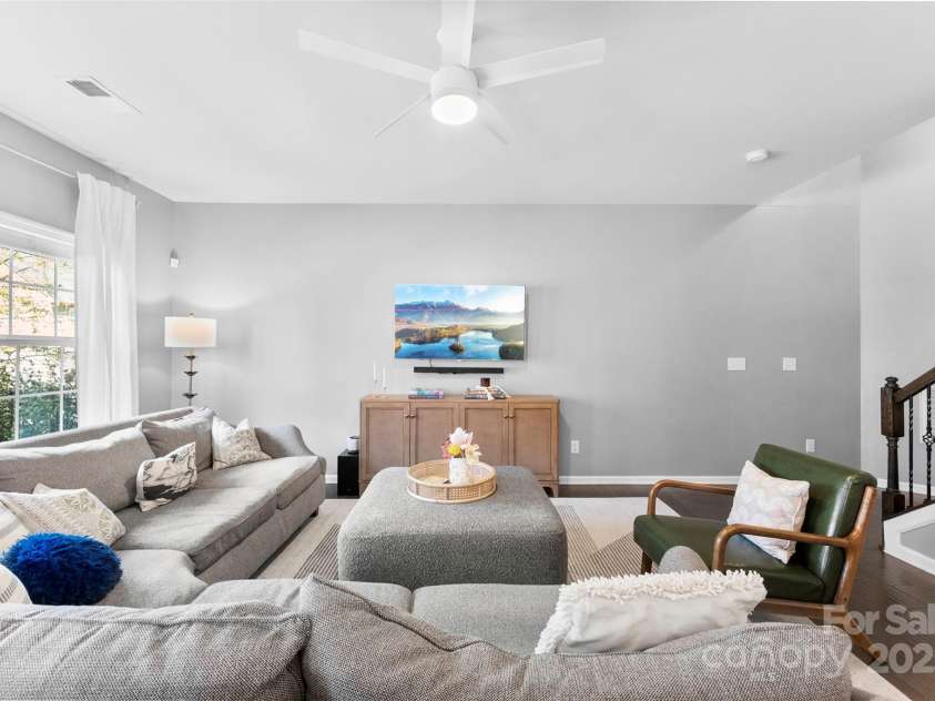 2446 Alyssa Lane, Charlotte, NC 28208.  MLS# CAR4238464, YatesRealty ID 5085. 