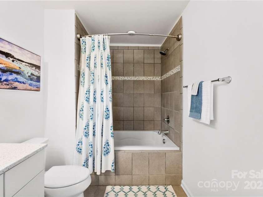 2446 Alyssa Lane, Charlotte, NC 28208.  MLS# CAR4238464, YatesRealty ID 5085. 