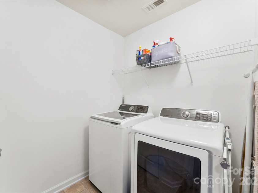 2446 Alyssa Lane, Charlotte, NC 28208.  MLS# CAR4238464, YatesRealty ID 5085. 