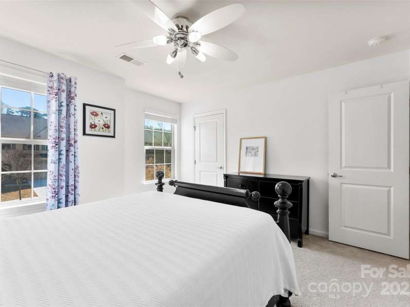 2446 Alyssa Lane, Charlotte, NC 28208.  MLS# CAR4238464, YatesRealty ID 5085. 