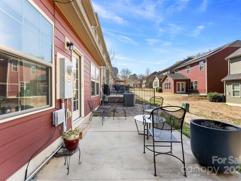 2446 Alyssa Lane, Charlotte, NC 28208.  MLS# CAR4238464, YatesRealty ID 5085. 