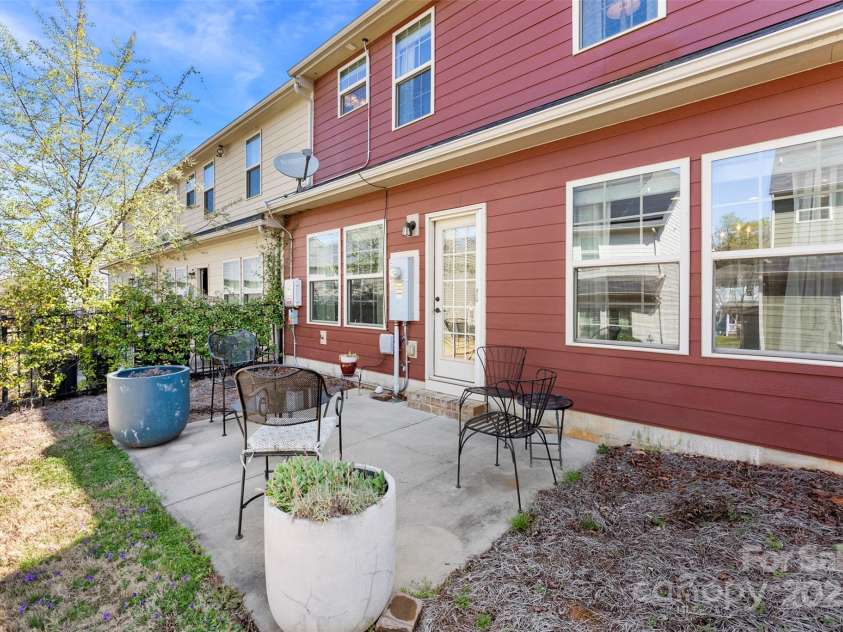 2446 Alyssa Lane, Charlotte, NC 28208.  MLS# CAR4238464, YatesRealty ID 5085. 