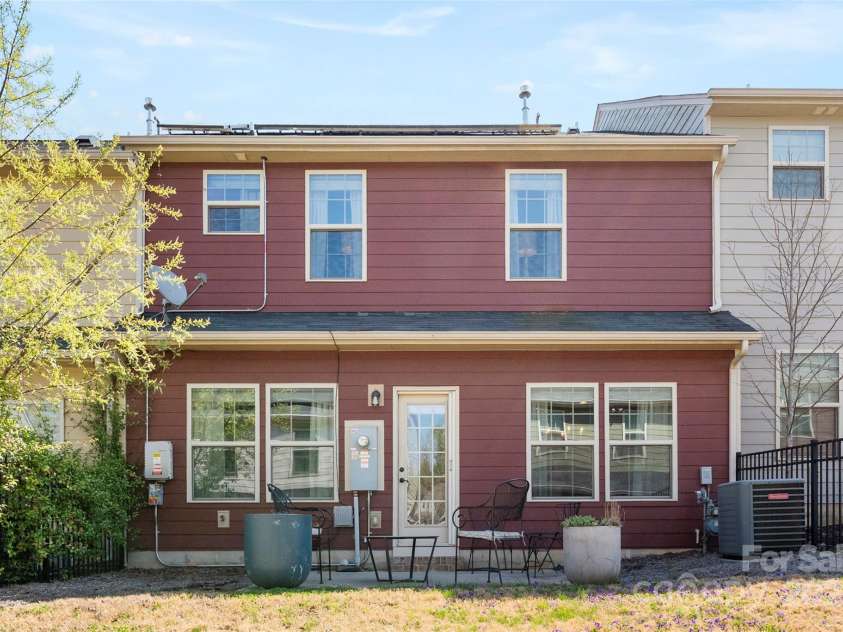 2446 Alyssa Lane, Charlotte, NC 28208.  MLS# CAR4238464, YatesRealty ID 5085. 