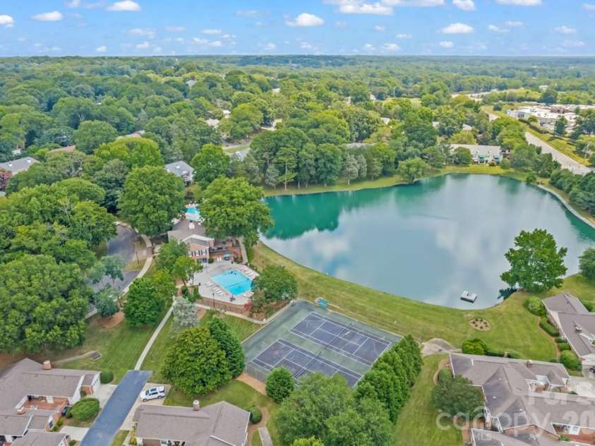 7004 Quail Hill Road, Charlotte, NC 28210.  MLS# CAR4349356, YatesRealty ID 5085. 