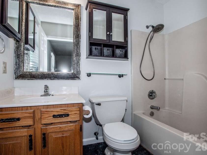 612 Sharon Drive, Statesville, NC 28625.  MLS# CAR4424578, YatesRealty ID 50851. 