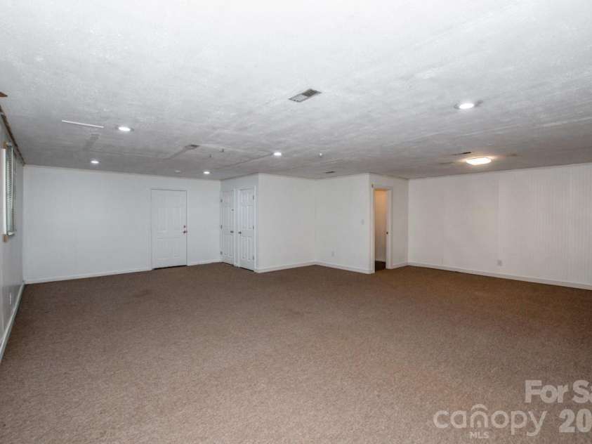 612 Sharon Drive, Statesville, NC 28625.  MLS# CAR4424578, YatesRealty ID 50851. 