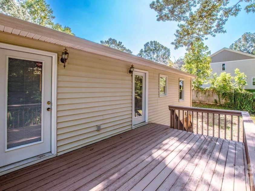 612 Sharon Drive, Statesville, NC 28625.  MLS# CAR4424578, YatesRealty ID 50851. 