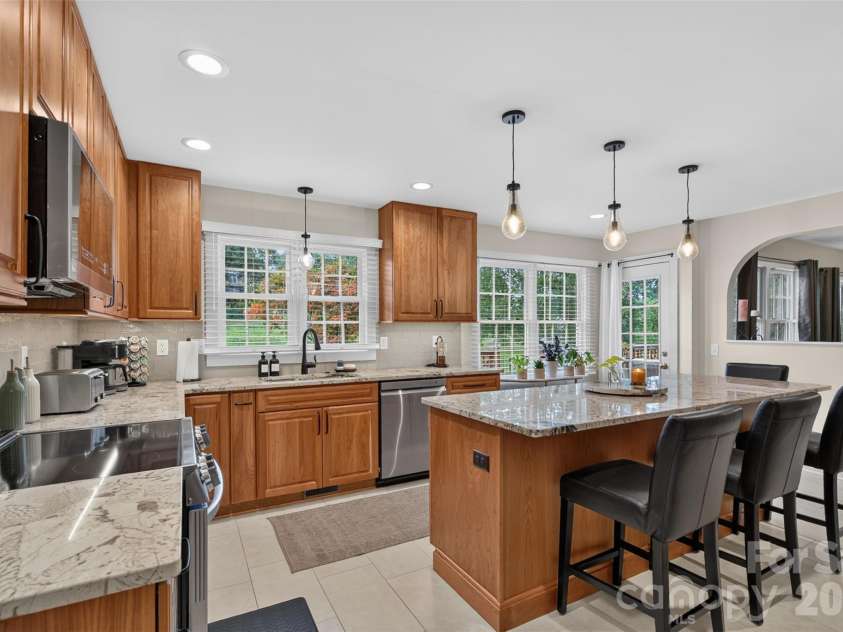 69 Sunwest Drive, Arden, NC 28704.  MLS# CAR4424300, YatesRealty ID 50854. 