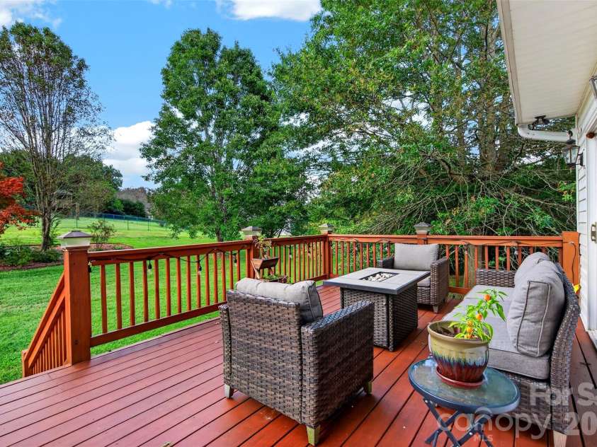 69 Sunwest Drive, Arden, NC 28704.  MLS# CAR4424300, YatesRealty ID 50854. 