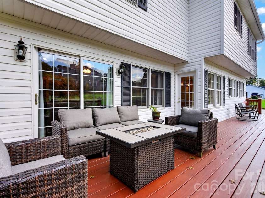 69 Sunwest Drive, Arden, NC 28704.  MLS# CAR4424300, YatesRealty ID 50854. 