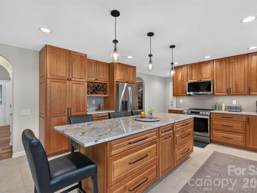 69 Sunwest Drive, Arden, NC 28704.  MLS# CAR4424300, YatesRealty ID 50854. Bright and inviting!