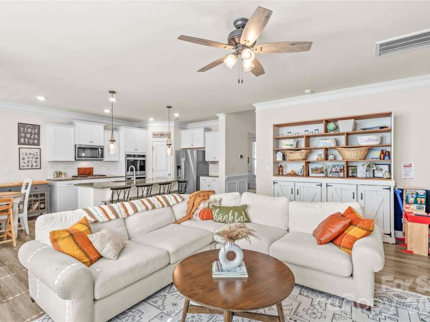 117 Candlelight Way, Mooresville, NC 28115.  MLS# CAR4424260, YatesRealty ID 50858. 