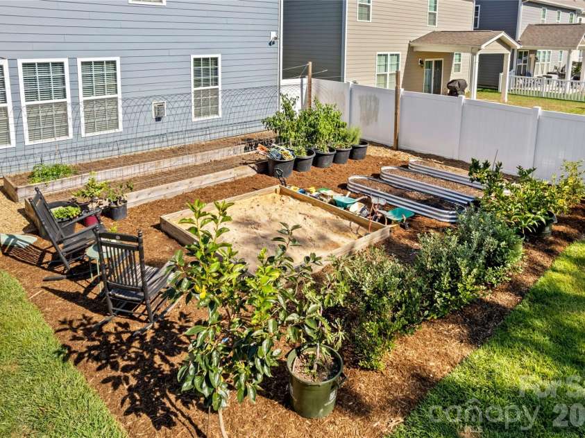117 Candlelight Way, Mooresville, NC 28115.  MLS# CAR4424260, YatesRealty ID 50858. 