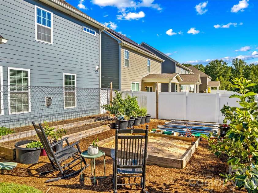 117 Candlelight Way, Mooresville, NC 28115.  MLS# CAR4424260, YatesRealty ID 50858. 