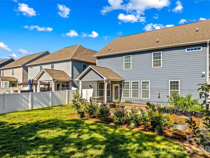 117 Candlelight Way, Mooresville, NC 28115.  MLS# CAR4424260, YatesRealty ID 50858. And Room for Back yard Fun!