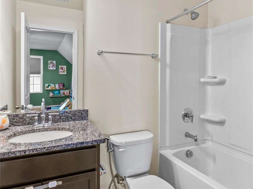 117 Candlelight Way, Mooresville, NC 28115.  MLS# CAR4424260, YatesRealty ID 50858. Full Bath 4