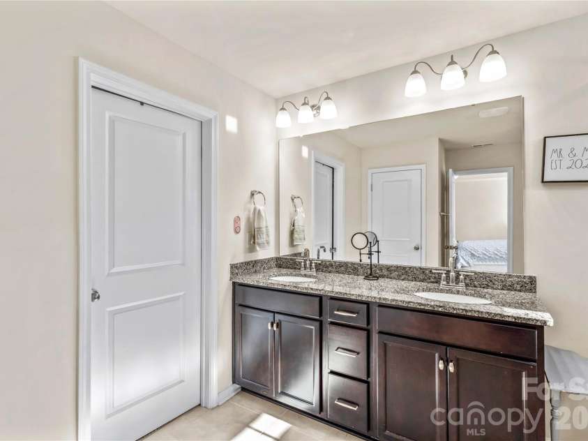 117 Candlelight Way, Mooresville, NC 28115.  MLS# CAR4424260, YatesRealty ID 50858. Primary Bath with Double Vanity