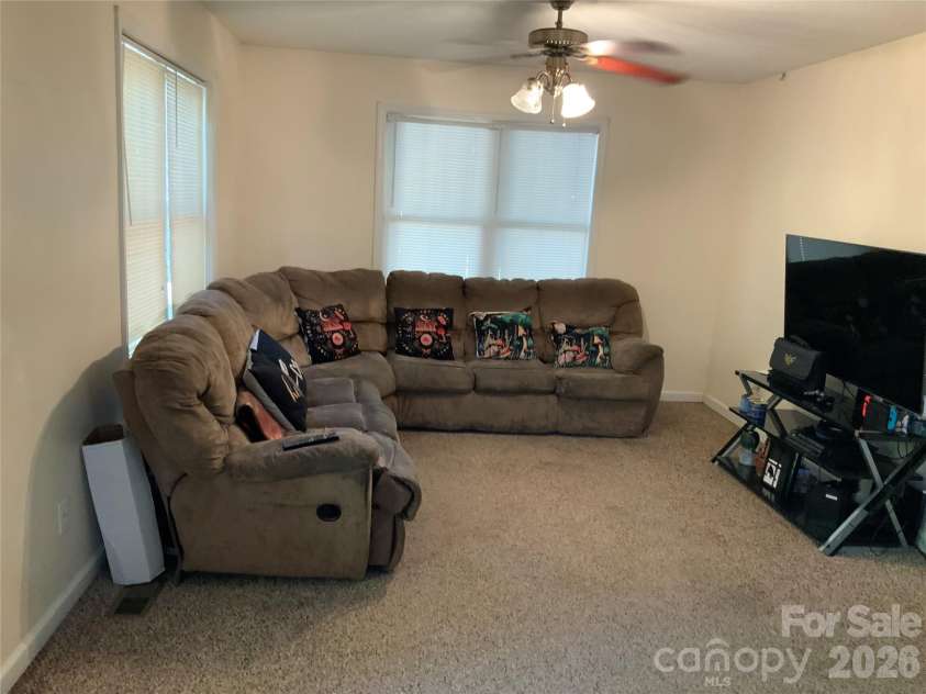 17 Buttonwood Court, Asheville, NC 28806.  MLS# CAR4424729, YatesRealty ID 50860. 