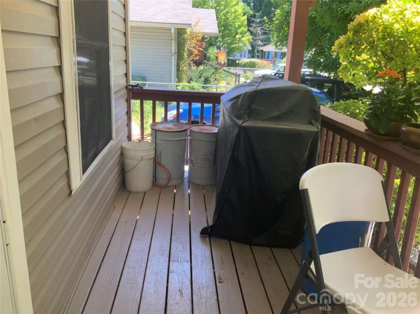 17 Buttonwood Court, Asheville, NC 28806.  MLS# CAR4424729, YatesRealty ID 50860. 