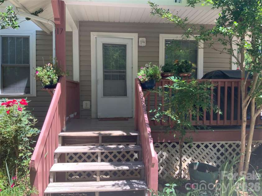17 Buttonwood Court, Asheville, NC 28806.  MLS# CAR4424729, YatesRealty ID 50860. 
