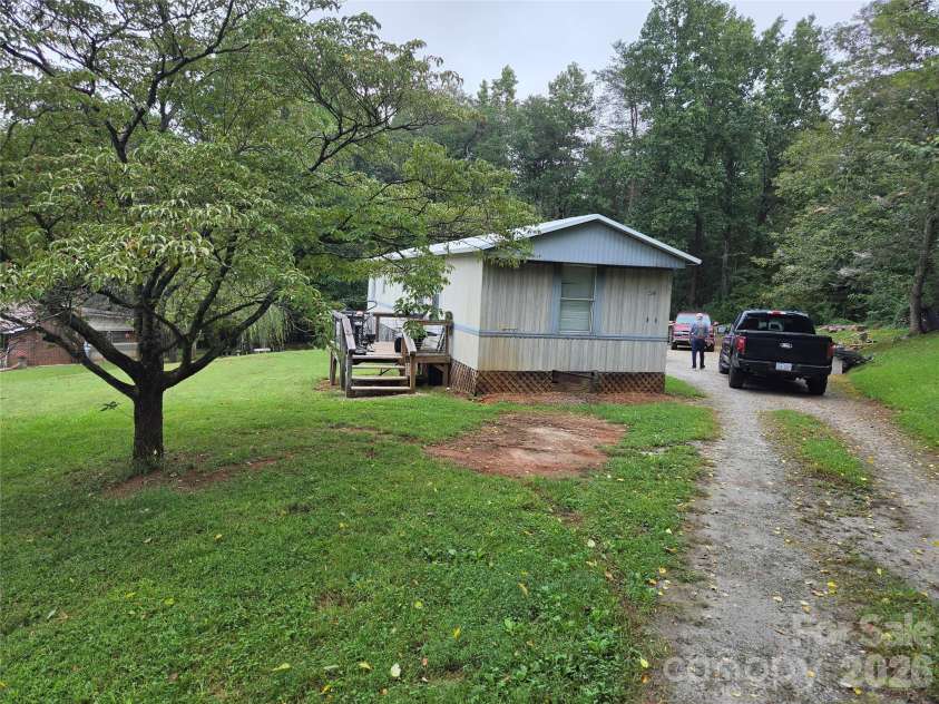 2116 Fox Mountain Road, Columbus, NC 28722.  MLS# CAR4424497, YatesRealty ID 50862. 