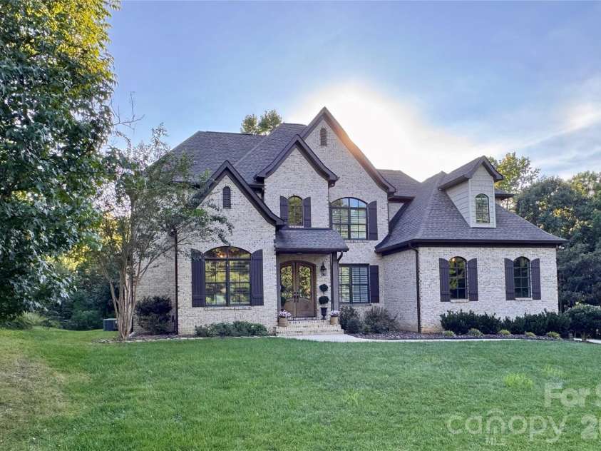 141 Clearview Road, Rock Hill, SC 29732.  MLS# CAR4423669, YatesRealty ID 50863. 