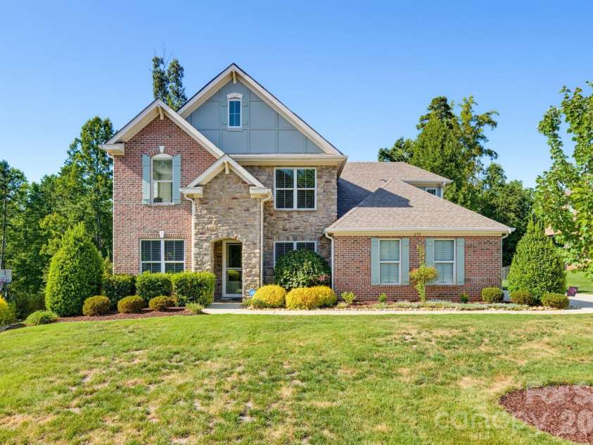 270 San Agustin Drive, Mooresville, NC 28117.  MLS# CAR4423681, YatesRealty ID 50864. 
