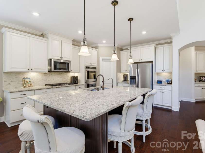 270 San Agustin Drive, Mooresville, NC 28117.  MLS# CAR4423681, YatesRealty ID 50864. 
