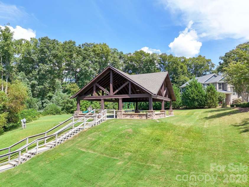 270 San Agustin Drive, Mooresville, NC 28117.  MLS# CAR4423681, YatesRealty ID 50864. 