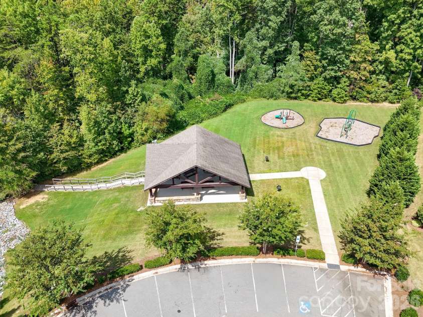 270 San Agustin Drive, Mooresville, NC 28117.  MLS# CAR4423681, YatesRealty ID 50864. 