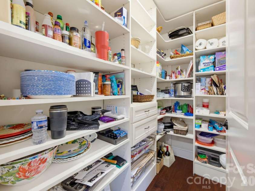 270 San Agustin Drive, Mooresville, NC 28117.  MLS# CAR4423681, YatesRealty ID 50864. Custom kitchen pantry